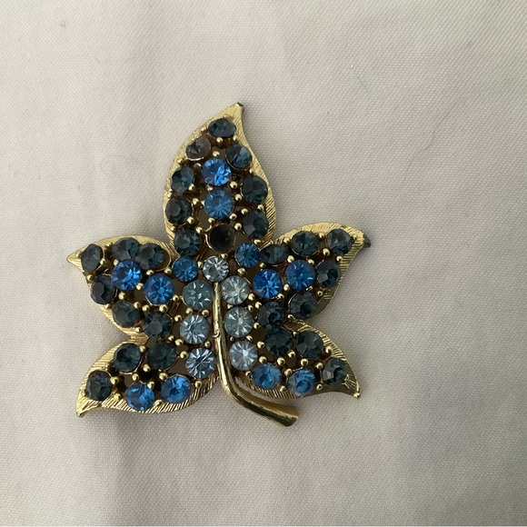 Sarah Coventry Jewelry - Sarah Coventry Gold and Blue Leaf Brooch